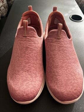 Skechers Women's Slip-On Sneakers in Dusty Rose Pink 8.5